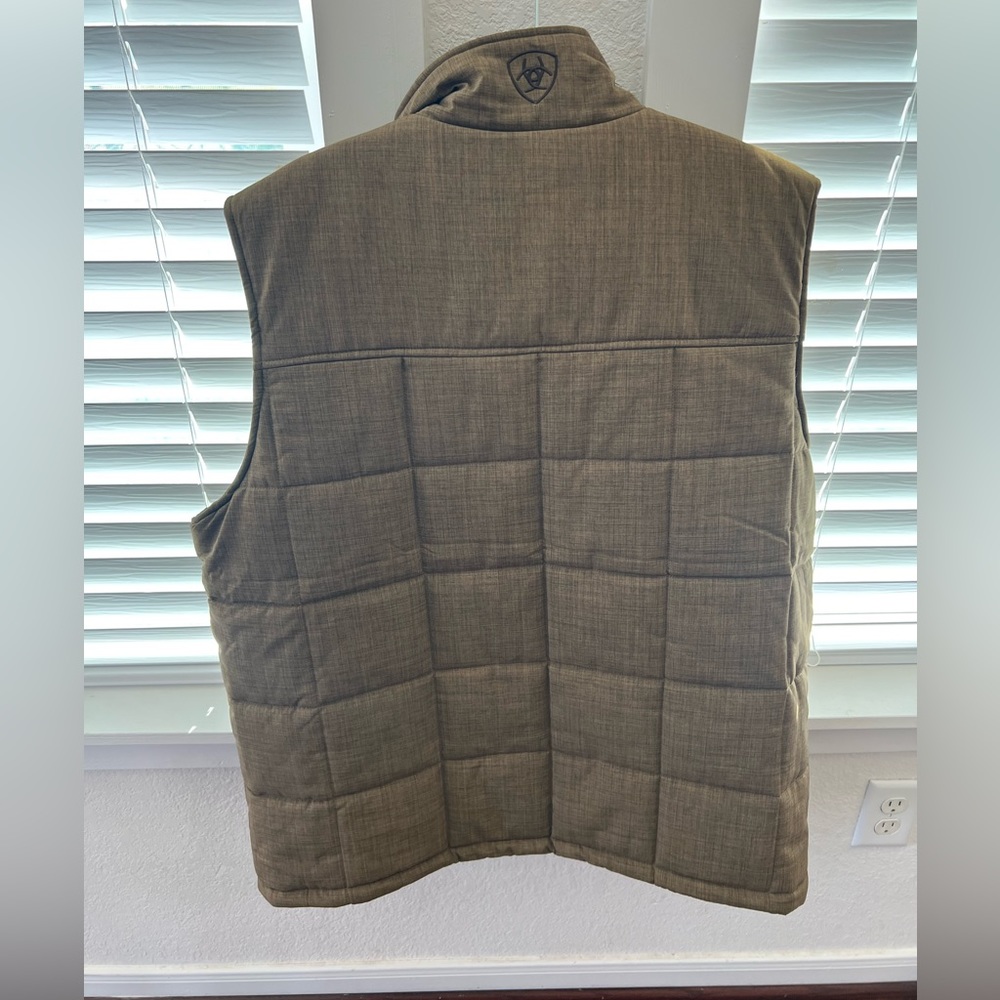 ARIAT Men's Standard Crius Insulated Vest